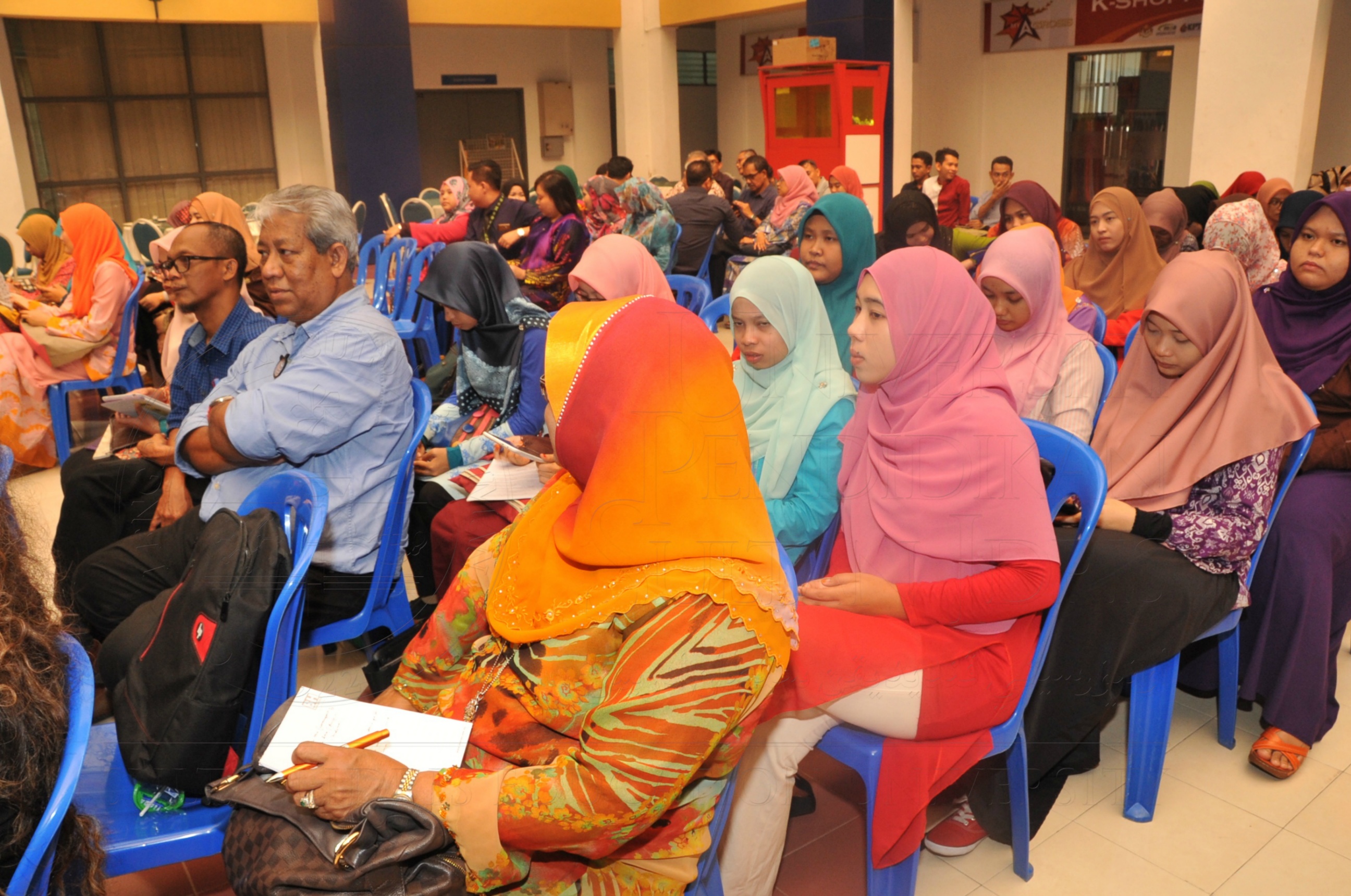 PRO15 173 ESE HAS 2216